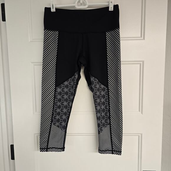 Women's Orange Theory Fitness Black & Gray Capri Athletic Leggings - Size Small - Picture 1 of 7
